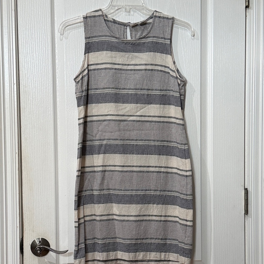 Artisan NY size 6 striped sleeveless denim dress